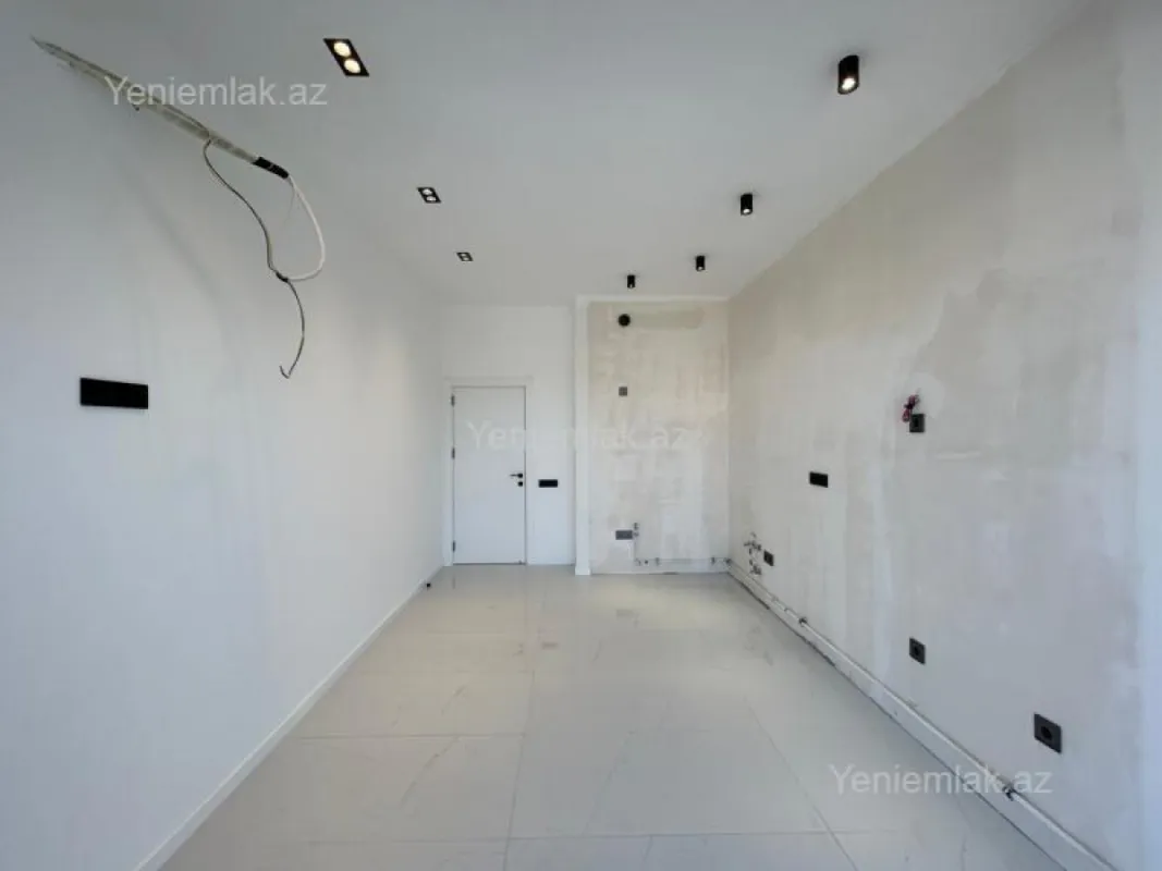 Satılır 3 otaqlı yeni tikili 130 m²
