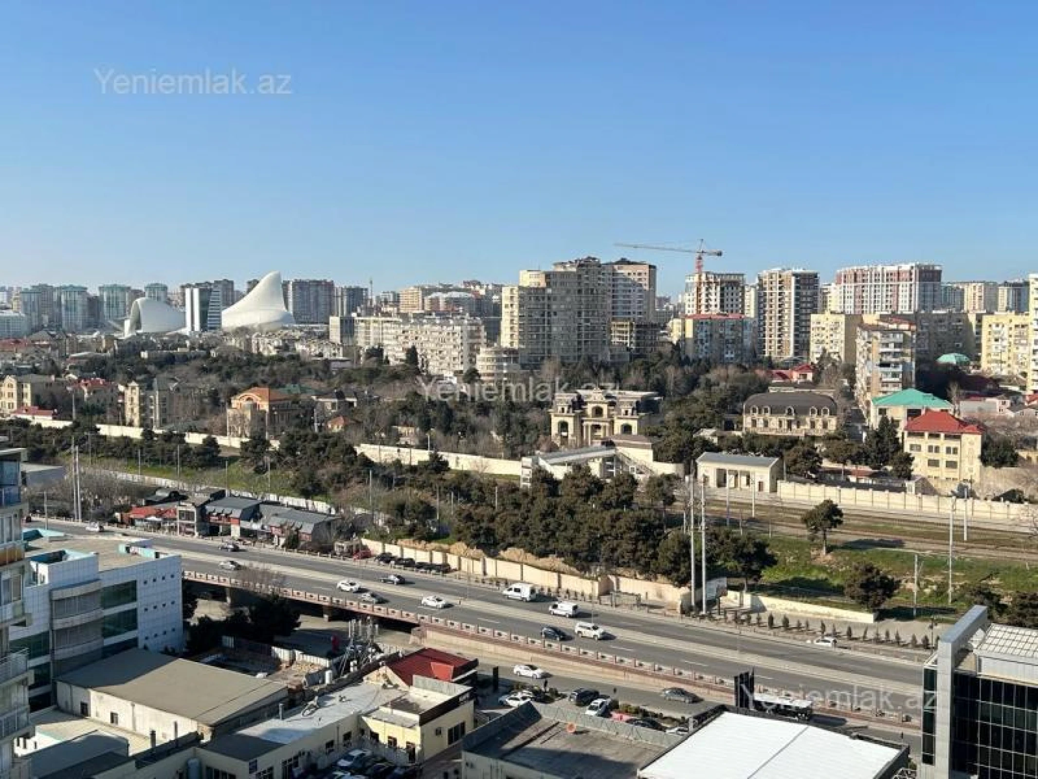 Satılır 3 otaqlı yeni tikili 130 m²