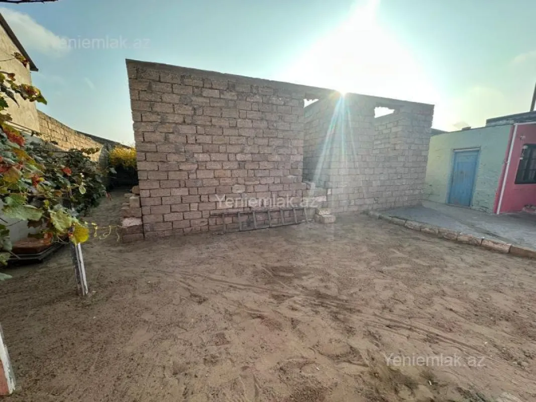 Satılır 5 otaqlı həyət evi 230 m²