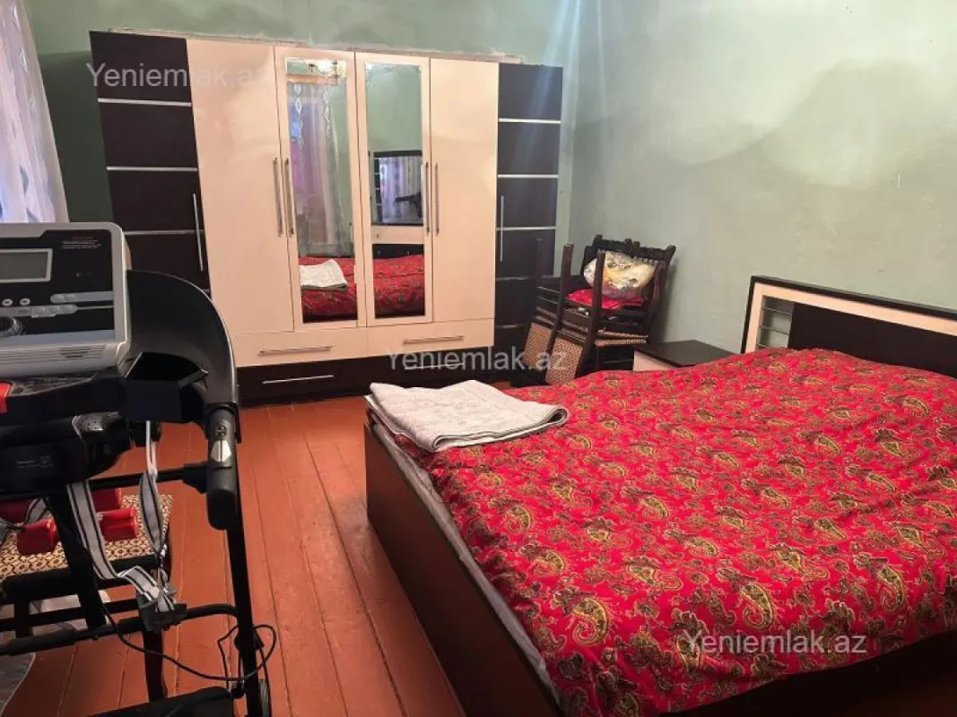 Satılır 5 otaqlı həyət evi 230 m²