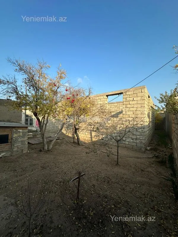 Satılır 5 otaqlı həyət evi 230 m²