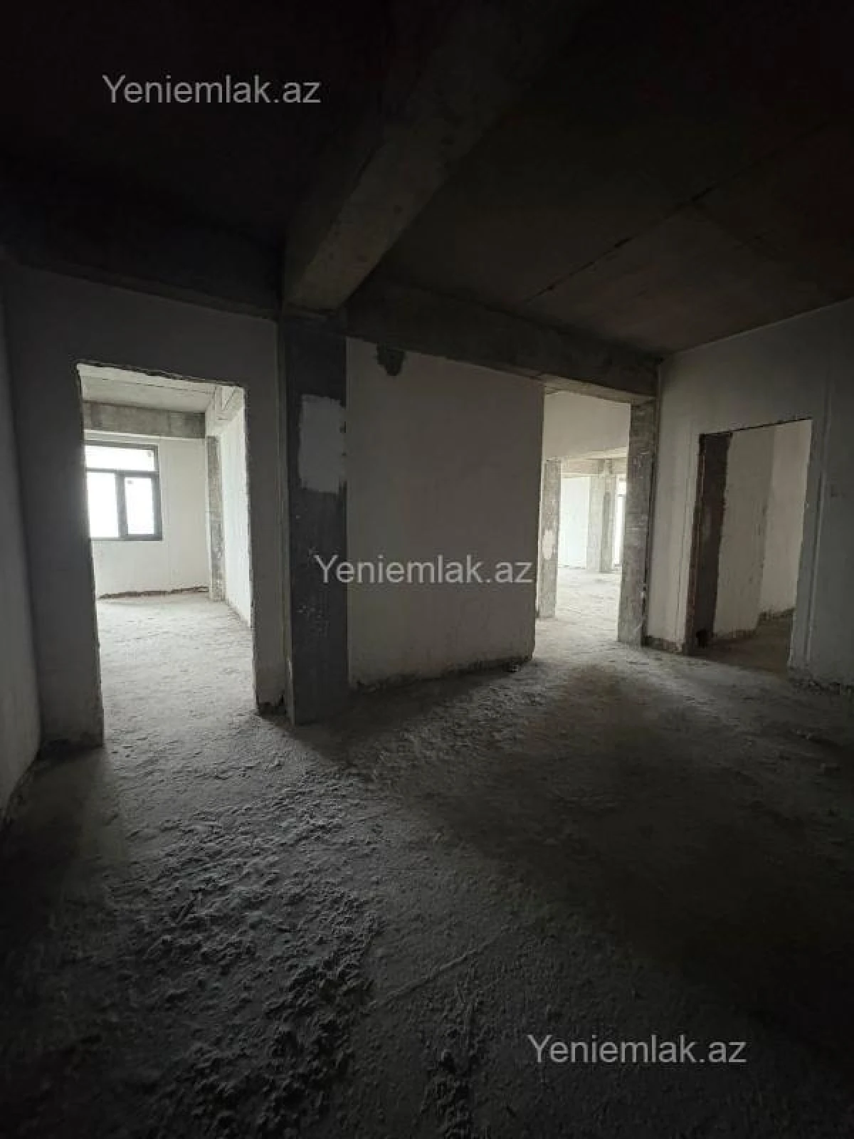Satılır 4 otaqlı yeni tikili 182.5 m²