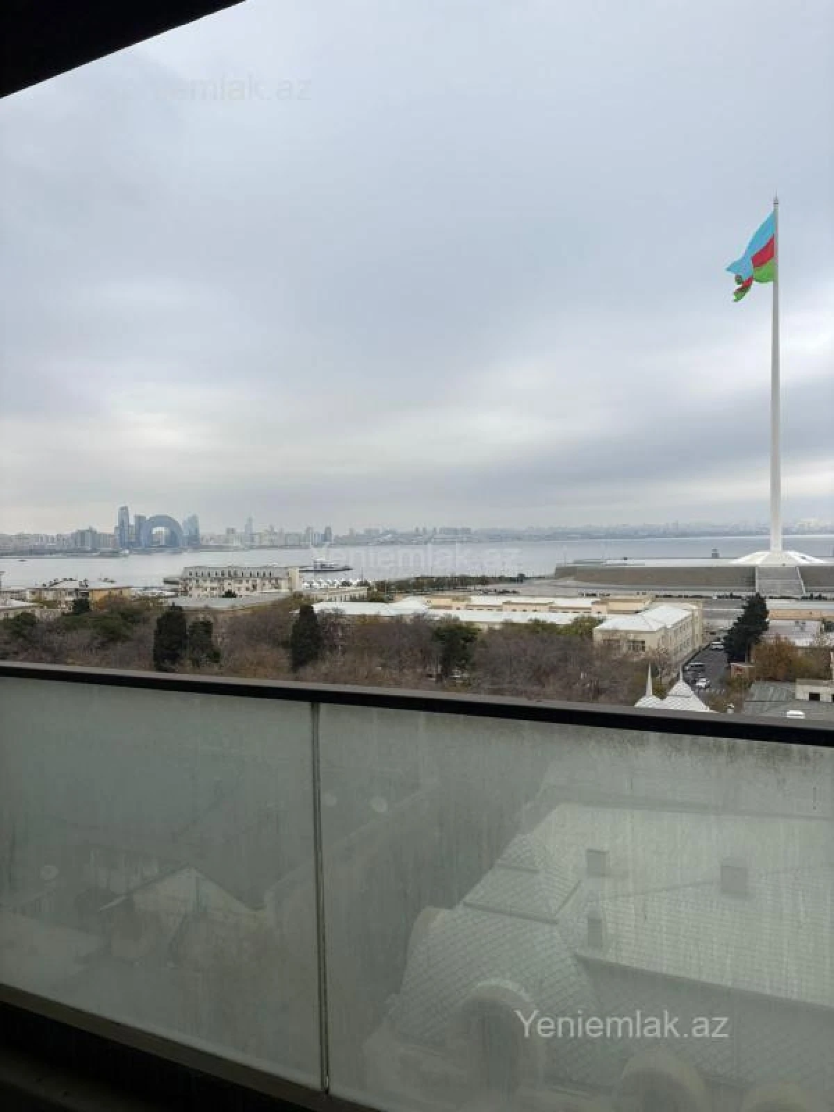 Satılır 4 otaqlı yeni tikili 182.5 m²