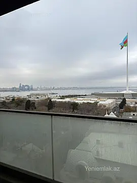 Satılır 4 otaqlı yeni tikili 182.5 m²