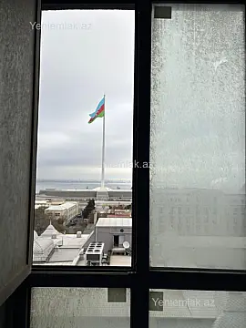 Satılır 4 otaqlı yeni tikili 182.5 m²