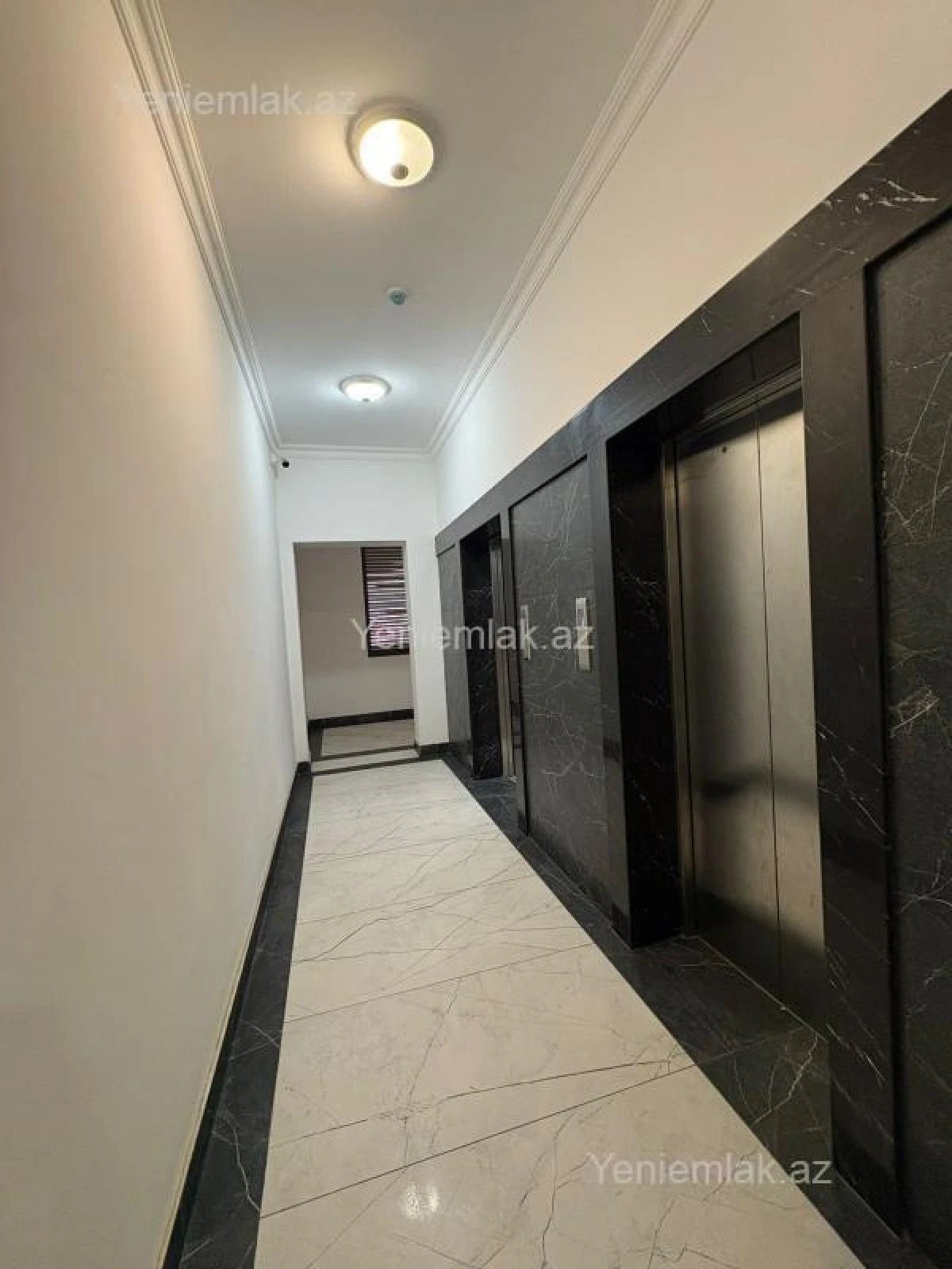 Satılır 4 otaqlı yeni tikili 182.5 m²