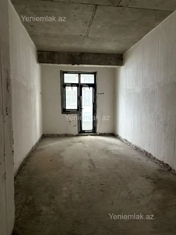 Satılır 4 otaqlı yeni tikili 182.5 m²