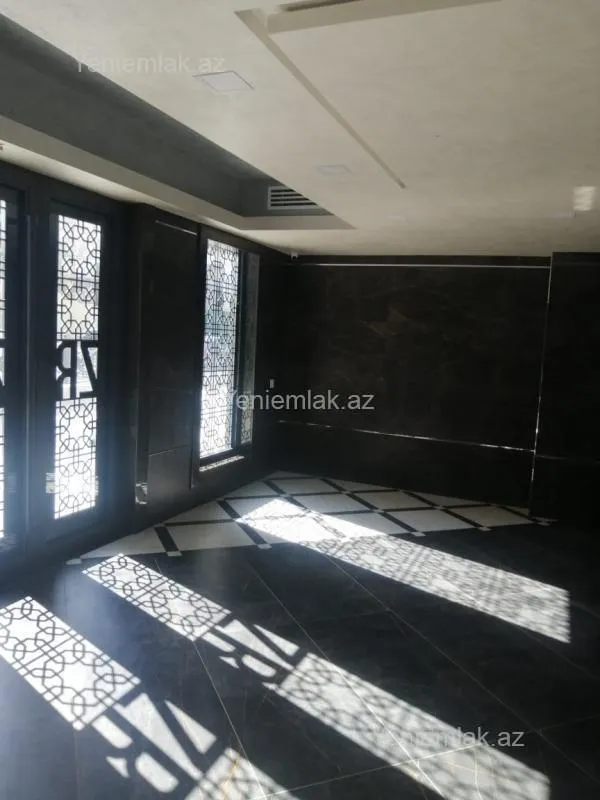 Satılır 4 otaqlı yeni tikili 182.5 m²
