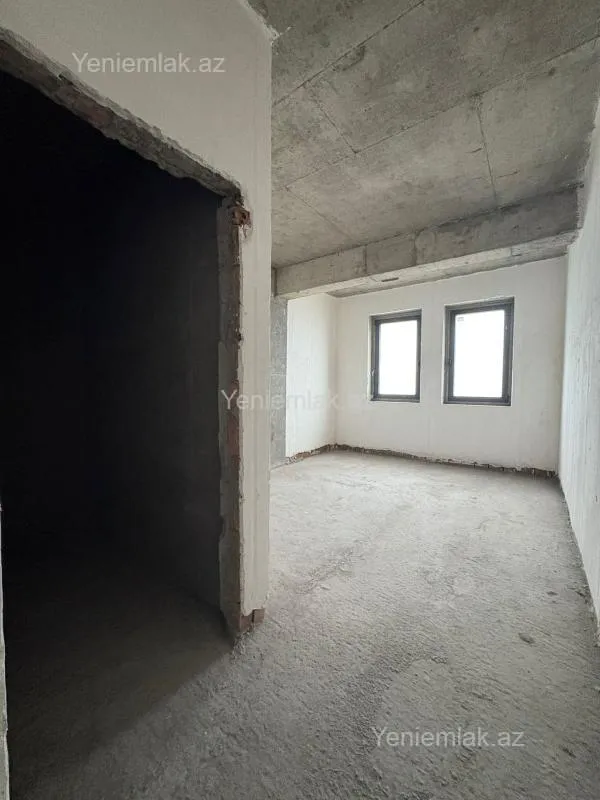 Satılır 4 otaqlı yeni tikili 182.5 m²