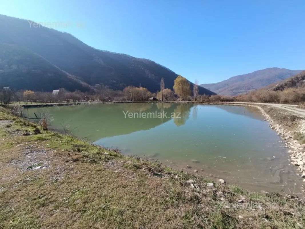 Satılır 10 otaqlı obyekt 500 m²