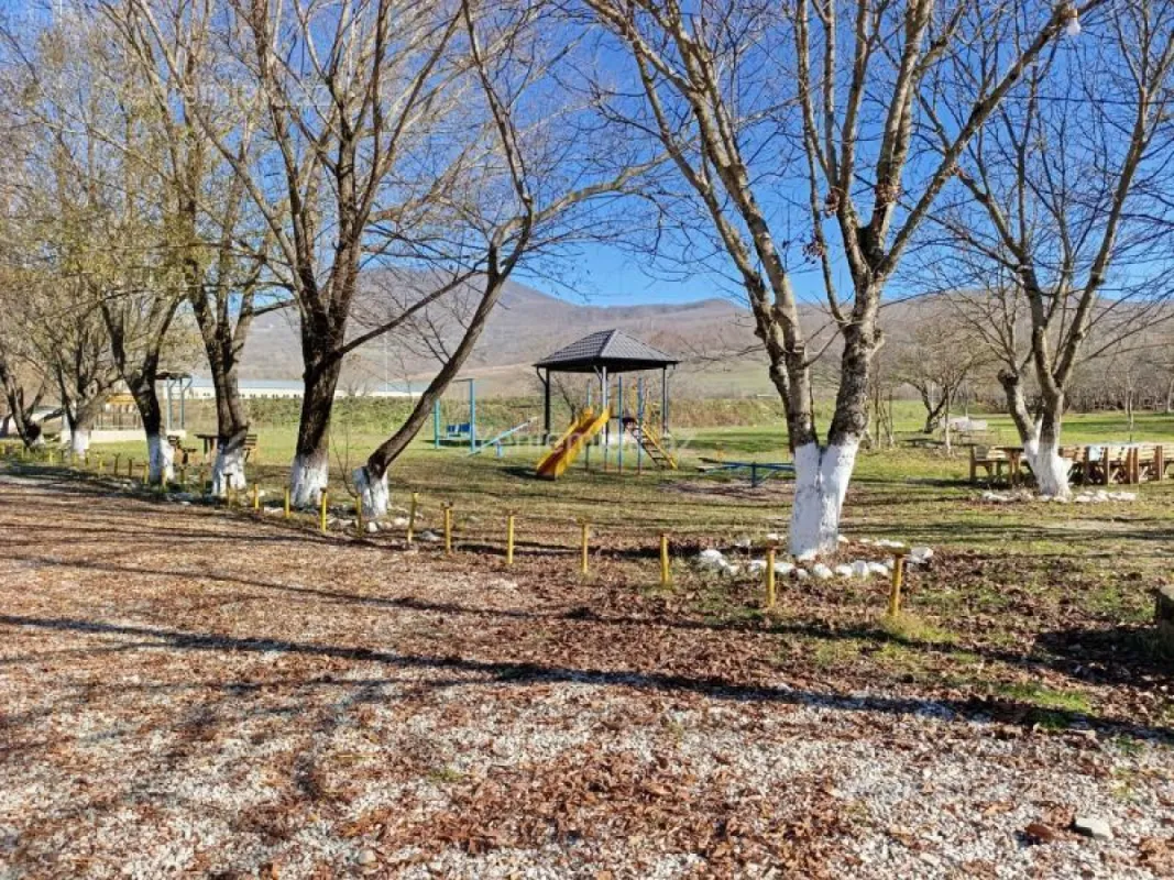 Satılır 10 otaqlı obyekt 500 m²