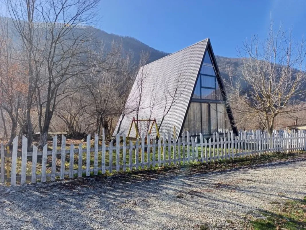 Satılır 10 otaqlı obyekt 500 m²