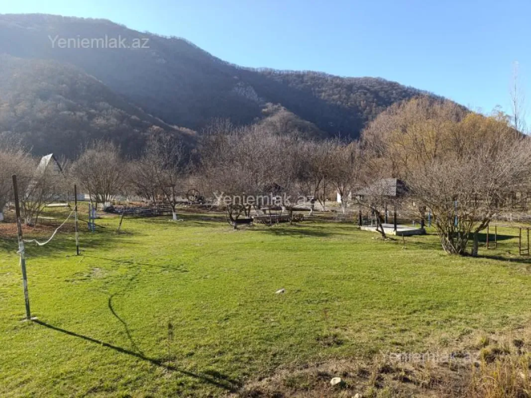 Satılır 10 otaqlı obyekt 500 m²