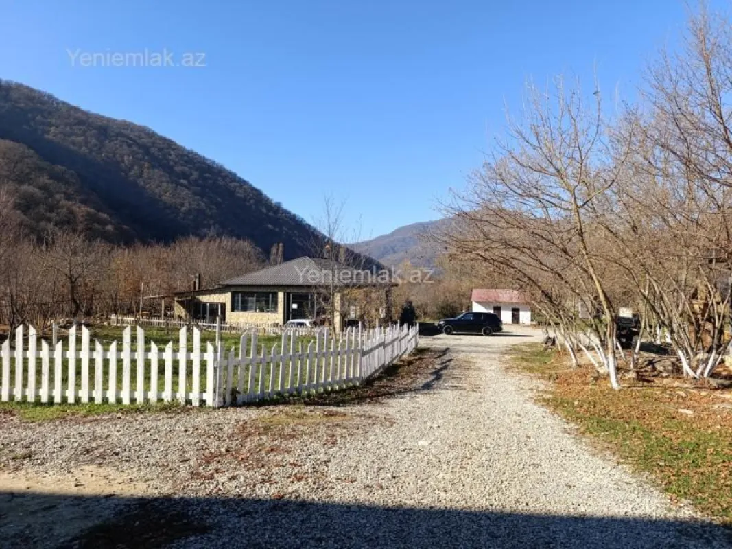 Satılır 10 otaqlı obyekt 500 m²