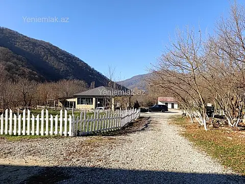 Satılır 10 otaqlı obyekt 500 m²