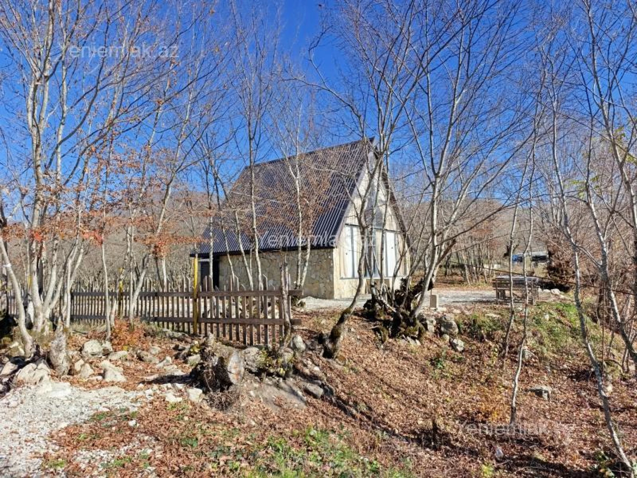 Satılır 10 otaqlı obyekt 500 m²