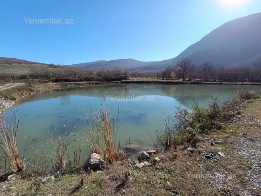 Satılır 10 otaqlı obyekt 500 m²