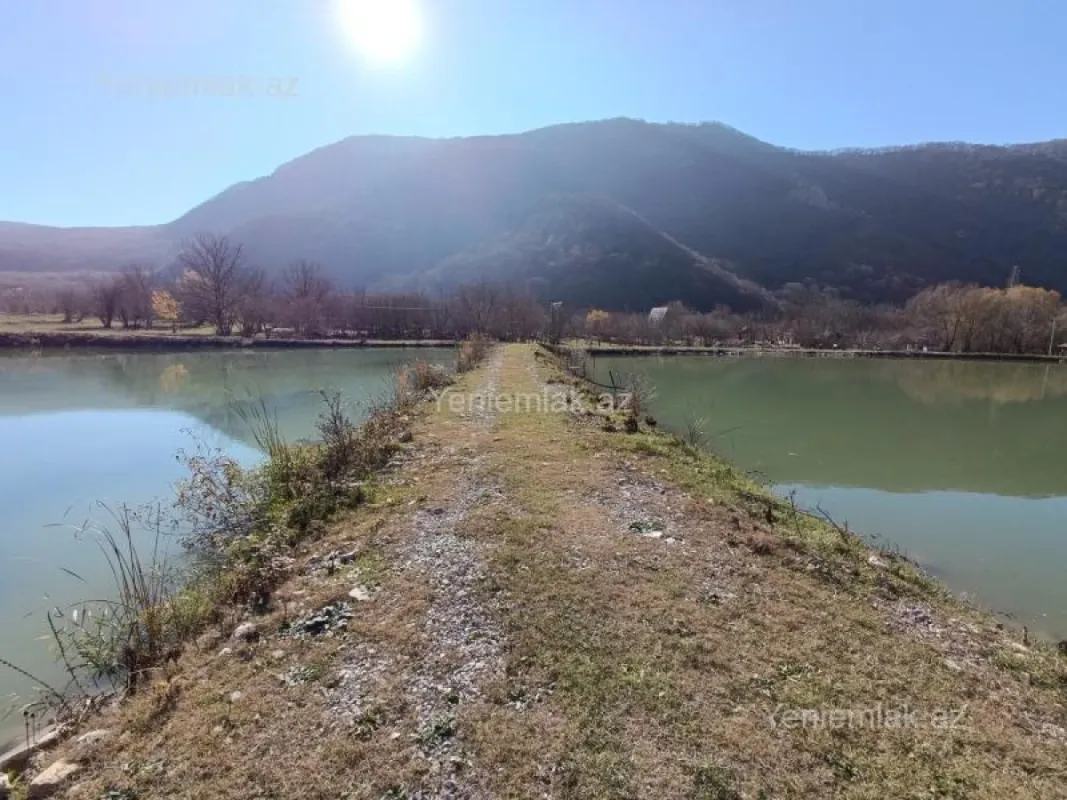 Satılır 10 otaqlı obyekt 500 m²