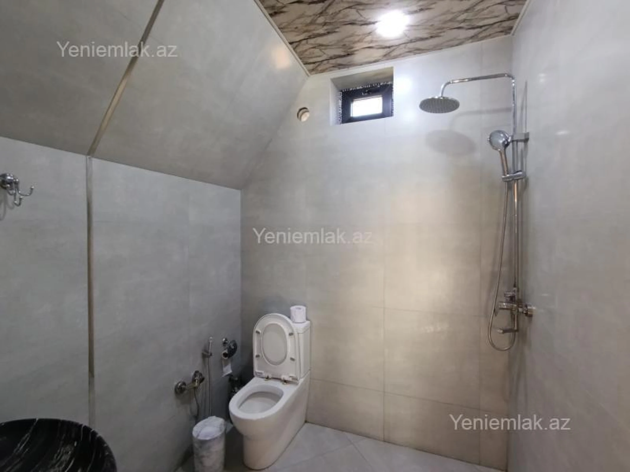 Satılır 10 otaqlı obyekt 500 m²