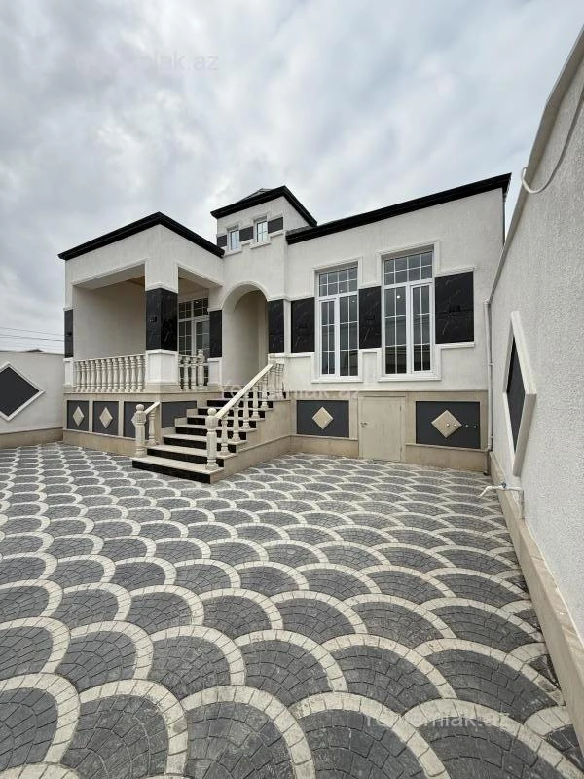 Satılır 4 otaqlı həyət evi 130 m²