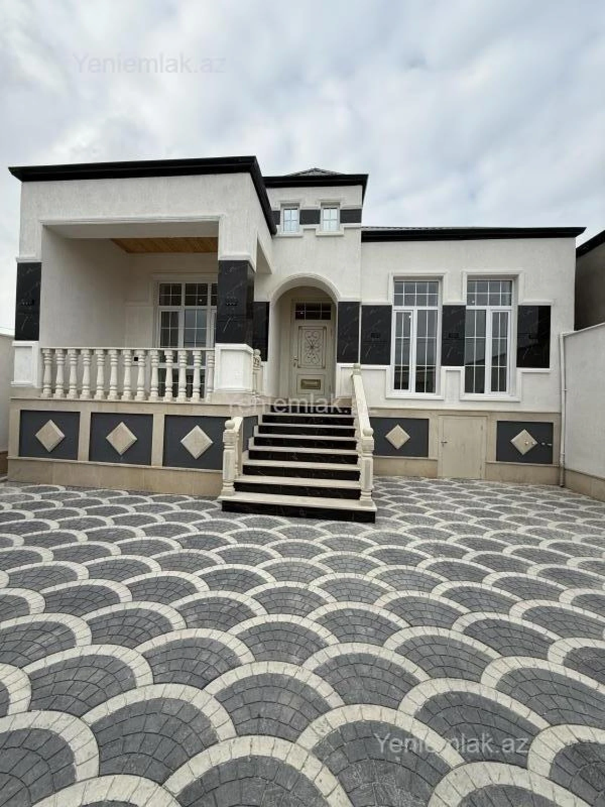 Satılır 4 otaqlı həyət evi 130 m²