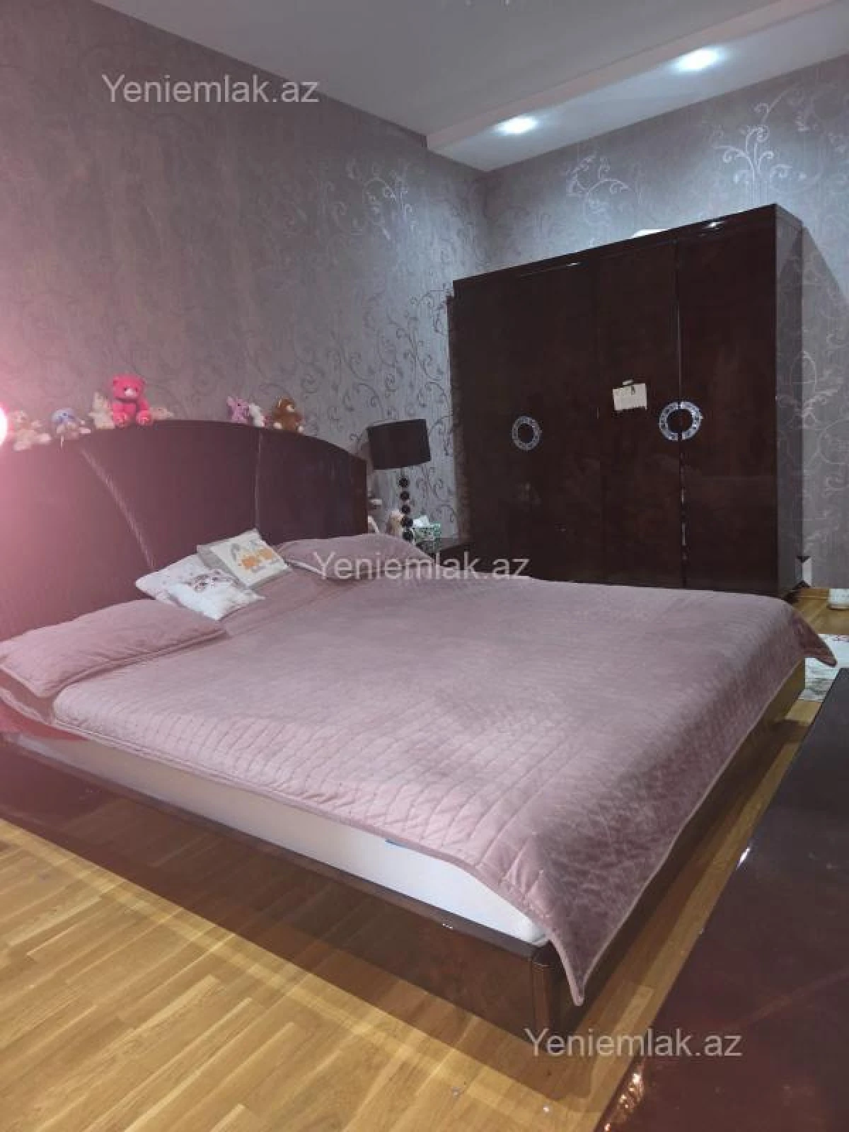 Satılır 4 otaqlı yeni tikili 180 m²