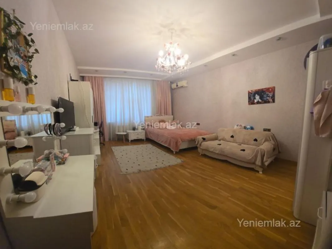 Satılır 4 otaqlı yeni tikili 180 m²