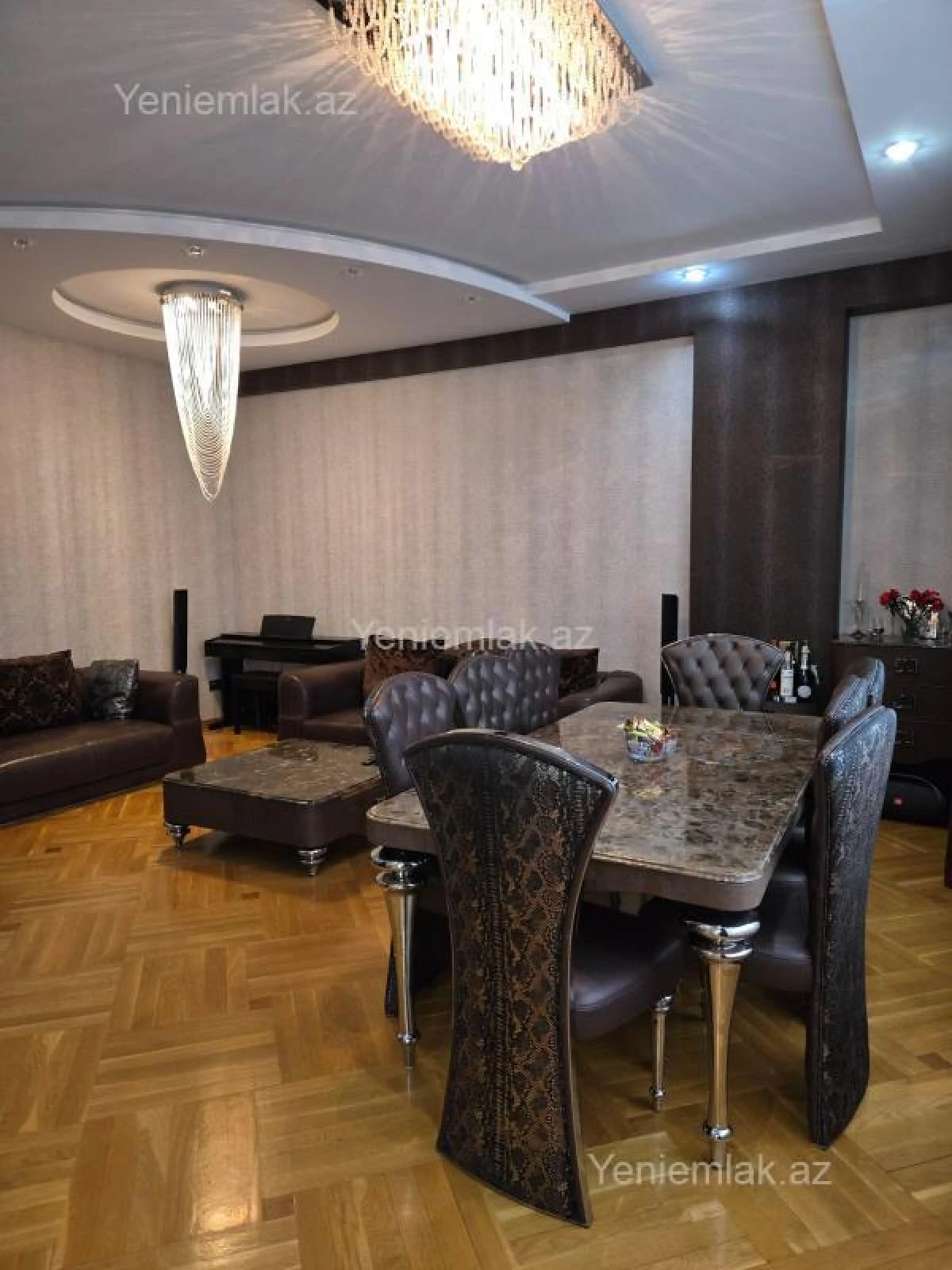 Satılır 4 otaqlı yeni tikili 180 m²