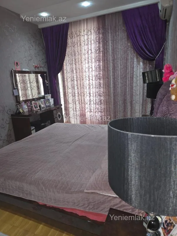 Satılır 4 otaqlı yeni tikili 180 m²