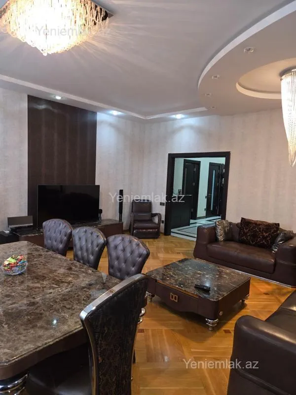 Satılır 4 otaqlı yeni tikili 180 m²