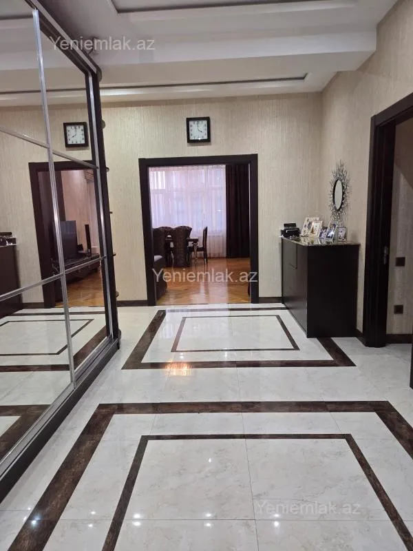 Satılır 4 otaqlı yeni tikili 180 m²