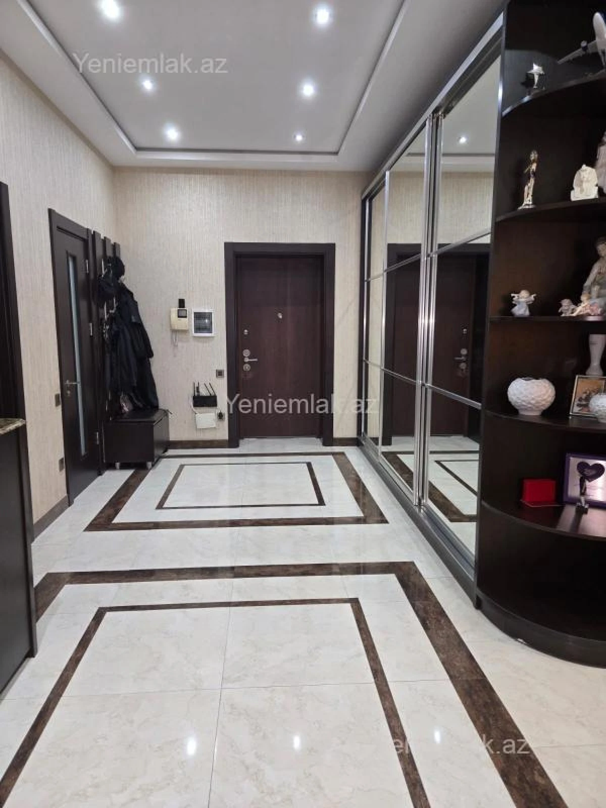 Satılır 4 otaqlı yeni tikili 180 m²
