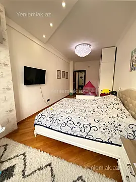 Satılır 4 otaqlı yeni tikili 180 m²