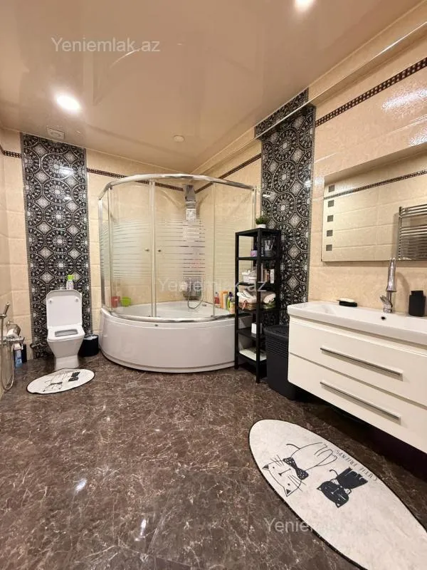 Satılır 4 otaqlı yeni tikili 180 m²