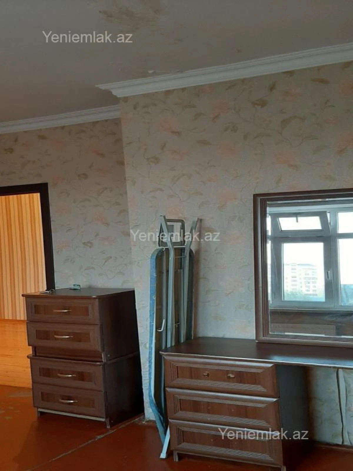 Satılır 2 otaqlı köhnə tikili 50 m²