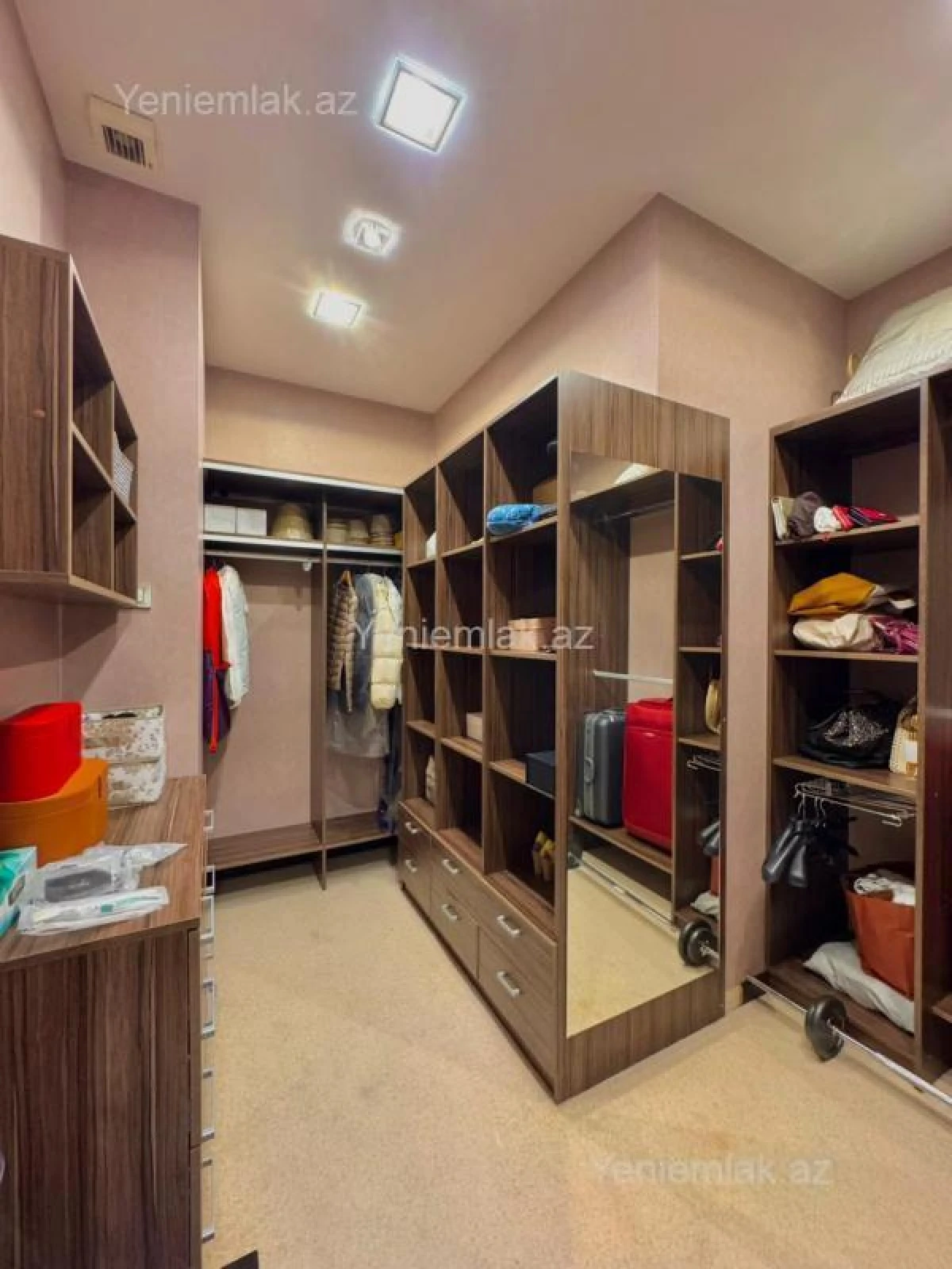 Satılır 5 otaqlı yeni tikili 610 m²