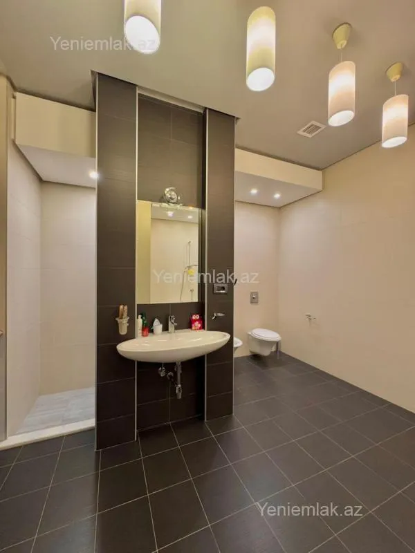 Satılır 5 otaqlı yeni tikili 610 m²