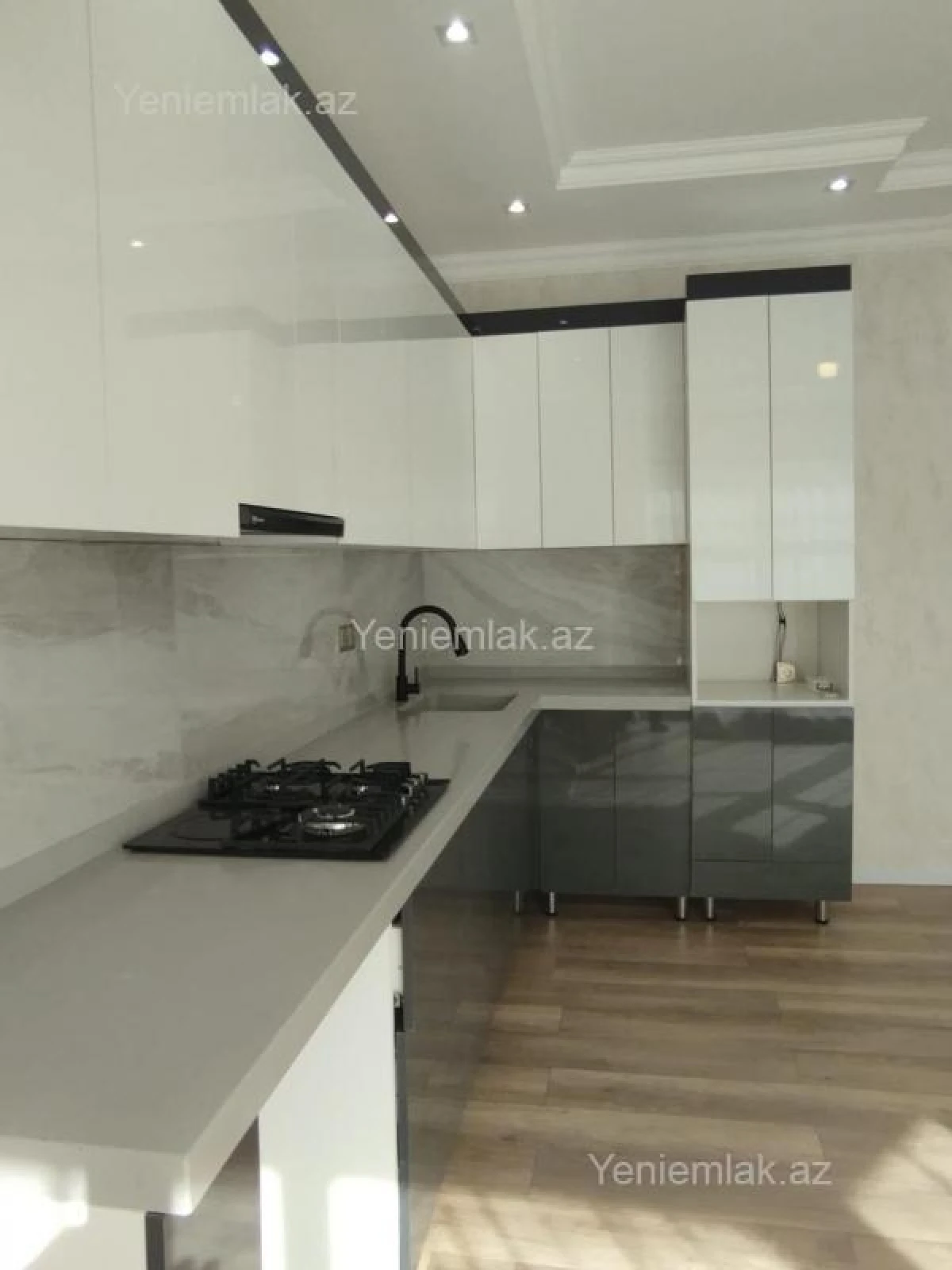 Satılır 2 otaqlı yeni tikili 93.8 m²