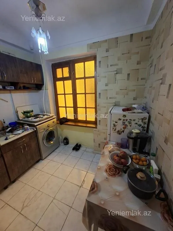 Satılır 1 otaqlı köhnə tikili 35 m²