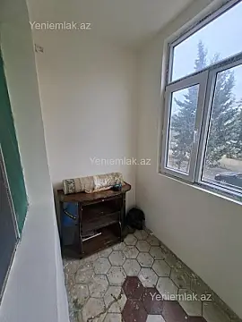 Satılır 1 otaqlı köhnə tikili 35 m²