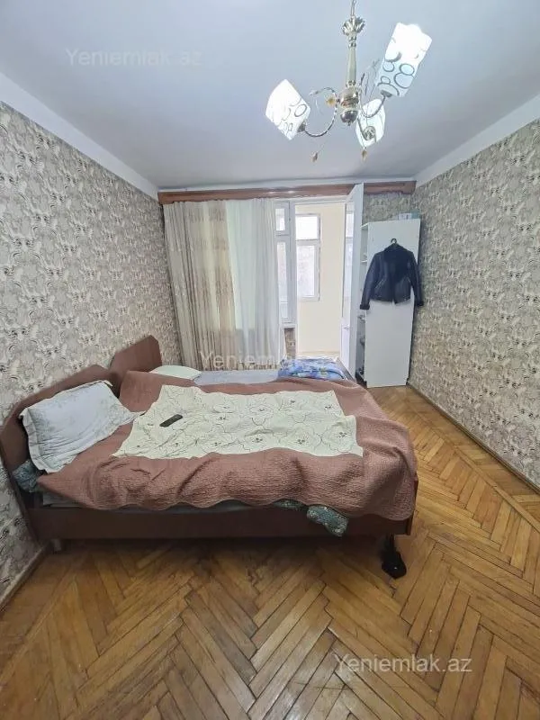Satılır 1 otaqlı köhnə tikili 35 m²