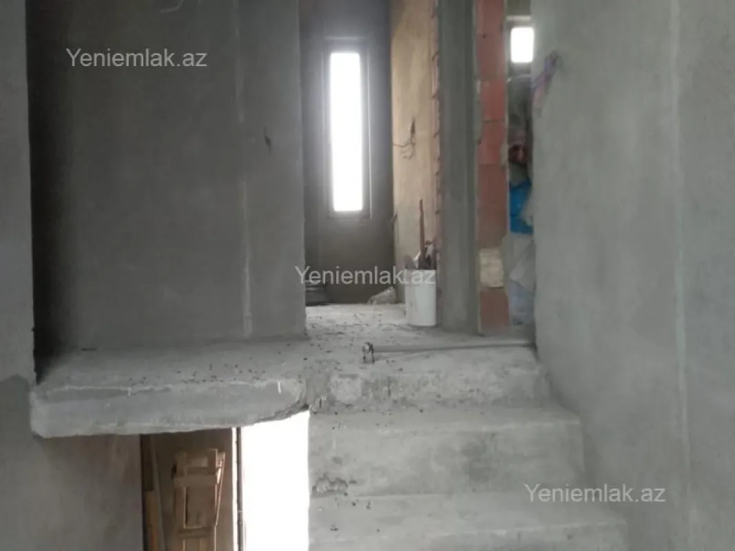 Satılır 5 otaqlı həyət evi 160 m²