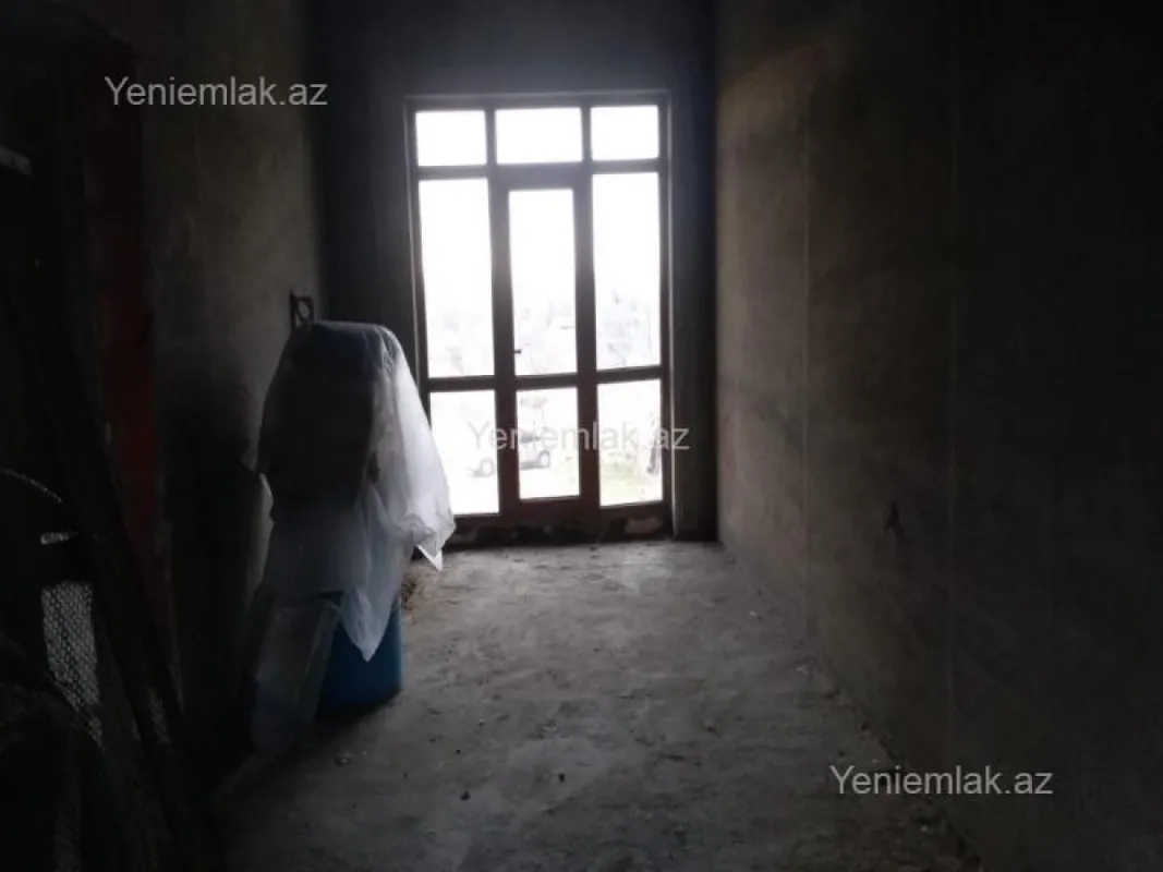 Satılır 5 otaqlı həyət evi 160 m²