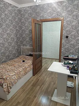 Satılır 4 otaqlı köhnə tikili 85 m²