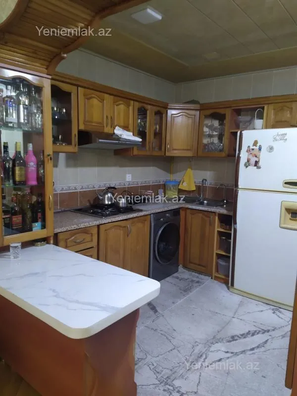 Satılır 4 otaqlı köhnə tikili 85 m²