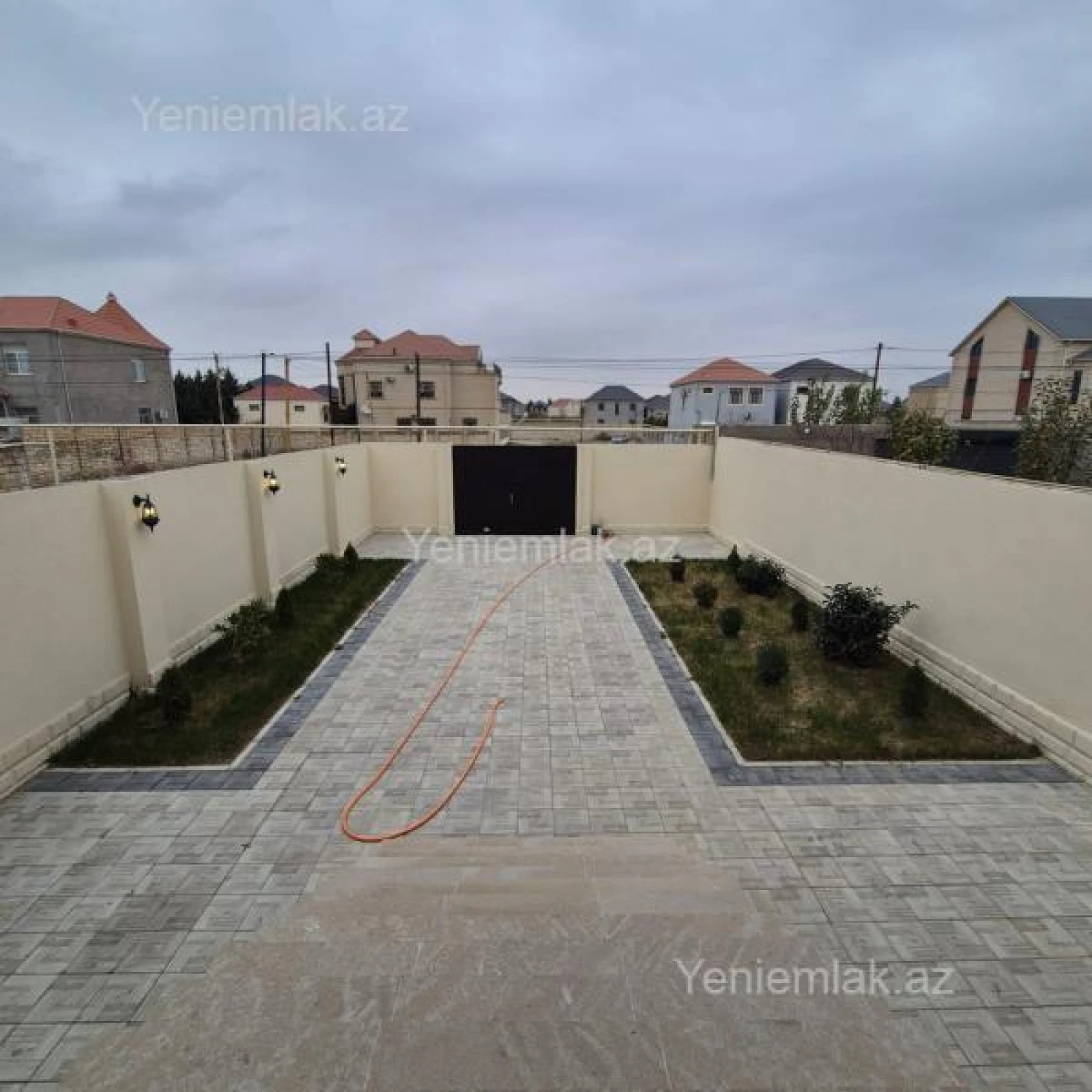 Satılır 4 otaqlı həyət evi 150 m²