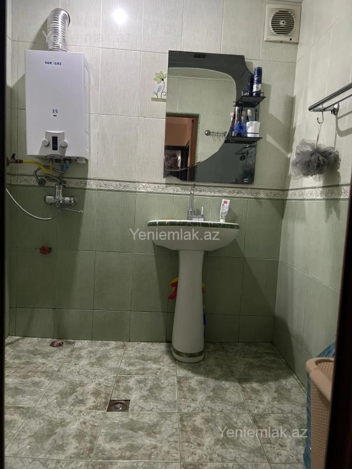 Satılır 3 otaqlı köhnə tikili 65 m²