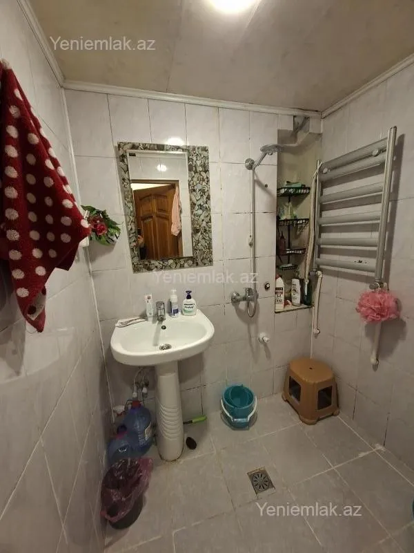 Satılır 3 otaqlı köhnə tikili 75 m²