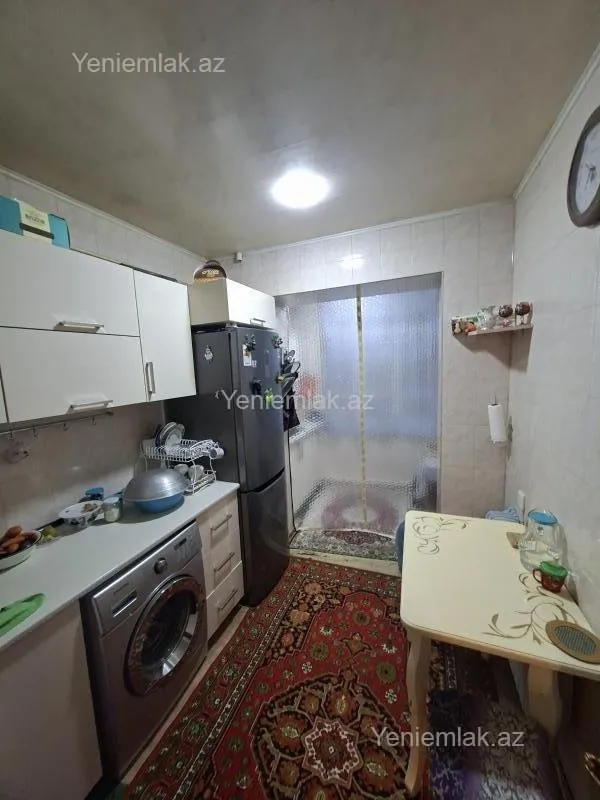 Satılır 3 otaqlı köhnə tikili 75 m²