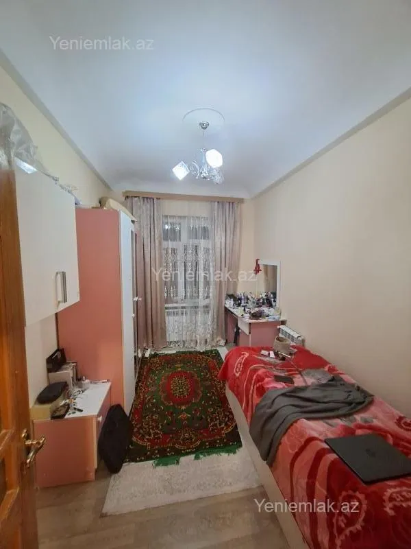 Satılır 3 otaqlı köhnə tikili 75 m²